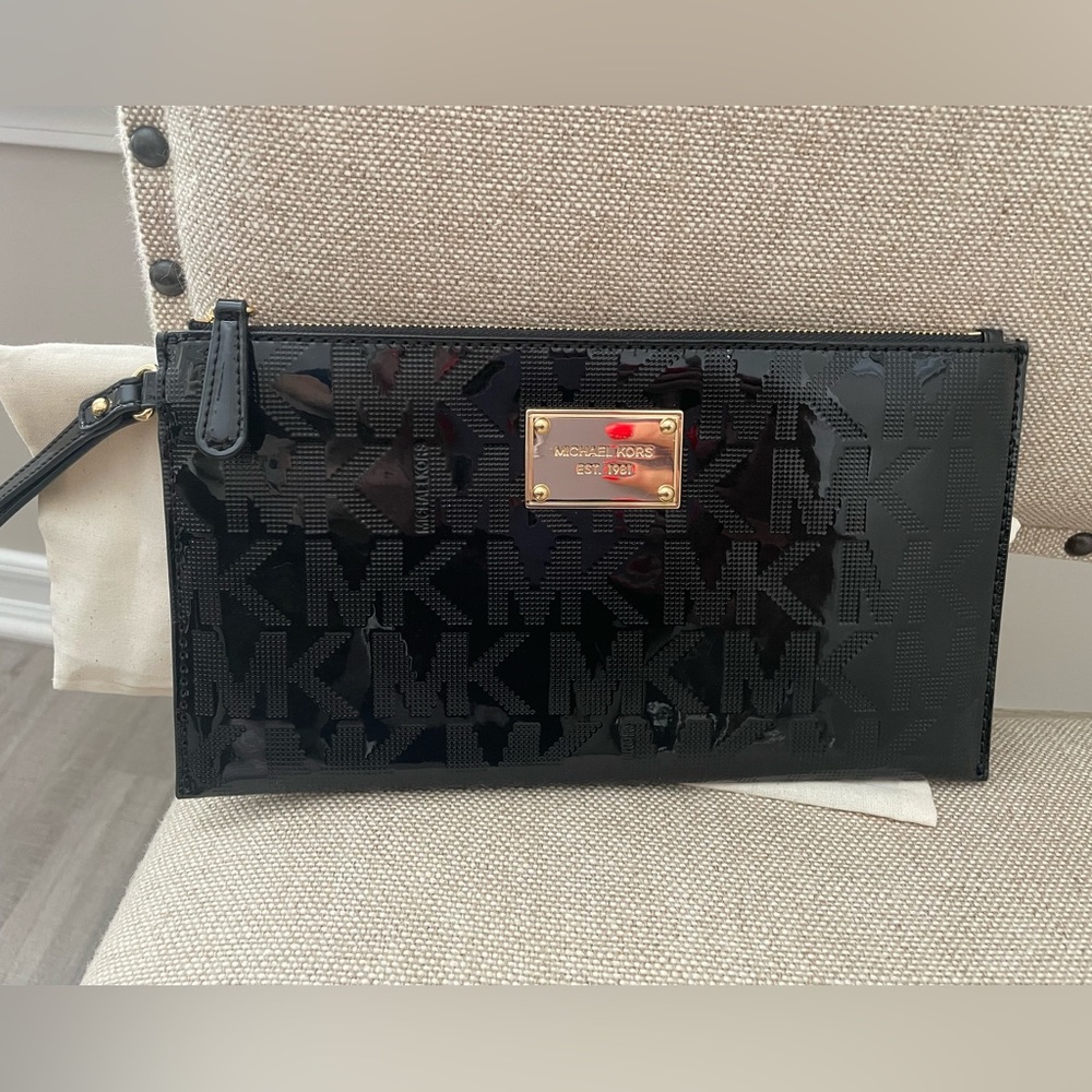 Michael Kors wristlet